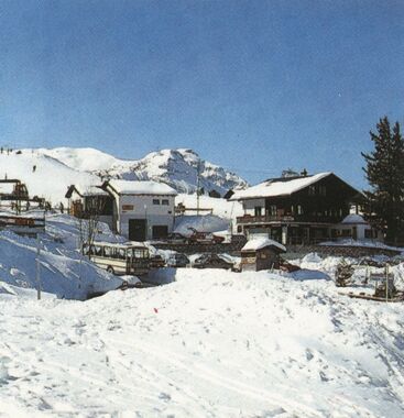 1986xxxx_002 - Axalp - Hilton - Hotel Bellevue - Skistation Windegg_web