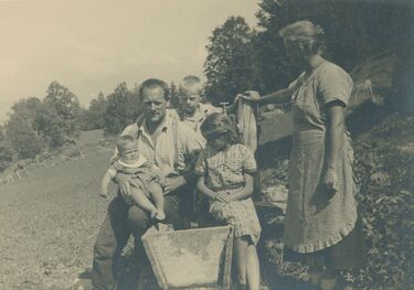 Sommer1937_Tiefental_Peter,Hans,Hansruedi,Hanni,Berta Fischer-Schild_web