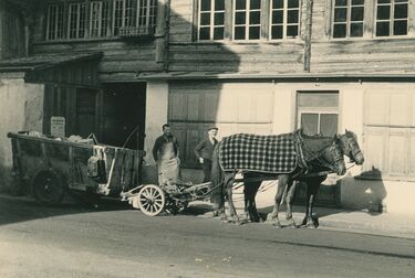 1950xxxx_0008_Brienz,MichelJost(Beckli Jost),WerrenEdi(alter Bärenwirt vor dem alten Bären) _web