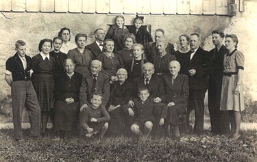 19451122_Familienfoto zur Goldenen Hochzyt-Kopie_web