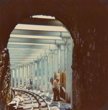 20251104-59-Flück-Oxi-Menk-1979-Chuemadgalerie