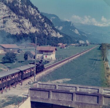 20251104-77-Flück-Oxi-Menk-Brünigbahn